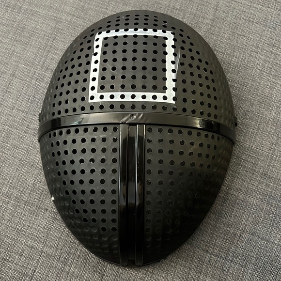 Squid Games Guard Mask - Square - Picture 1 of 2